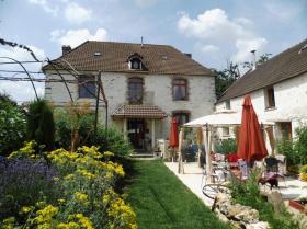 Charming house restored with more than 20 rooms