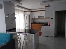Apartment in Alanya in the beach town of Mahmutlar overlooking the Mediterranean Sea