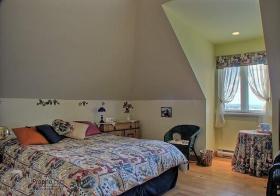 Versatile Property with incredible view on the Lake - operable as B&B