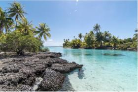 For sale land of 32,455 m2 on Rangiroa Island