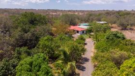 4 bedrooms villa with 3.9 acre (1.6 ha) of land in Liberia