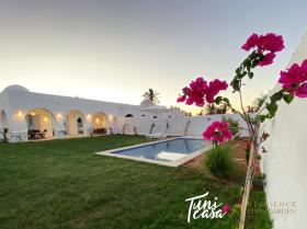 Luxury villa 200m from the beach