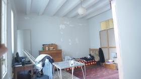 Well preserved 130 m2 apartment for sale with views of Ramblas