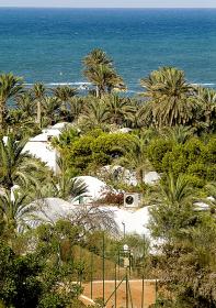 Well established hotel, located on a superb beach