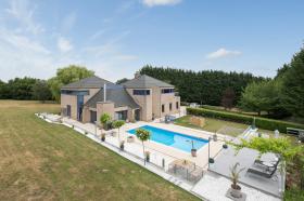 Exclusive house to sell