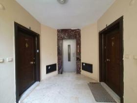 Comfortable and clean apartment in excellent condition and furnished