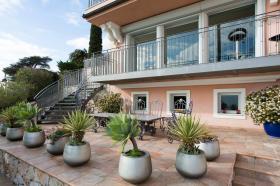 For sale villa in Villefranche-Sur-Mer with incredible views of the sea and Saint Jean Cap-Ferrat