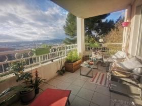 Superb apartment with terraces in a small residence with swimming pool