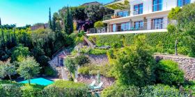 Magnificent renovated villa with panoramic views over the Bay of Cannes
