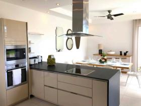 Luxury villa in Mont-Mascal in a secure residence