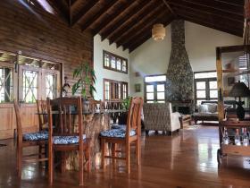 Nice villa for sale overlooking the town