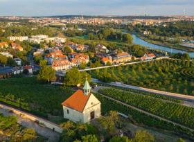 Plot of land with a building permit for a house project