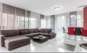 Selling a new house near Dusseldorf
