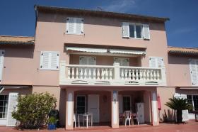 House-villa with 6 apartments not overlooked - good rental income