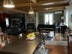 Unique farmhouse of 18 acres and 40 minutes from Montreal