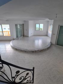 Luxurious villa composed of 3 floors