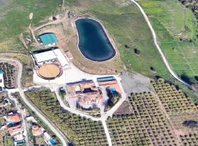 Absolute privacy over 12 beautifully maintained hectares