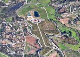 Absolute privacy over 12 beautifully maintained hectares