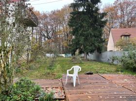 Old house in the middle of the forest in a chic area on a large, quiet lot