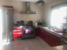 Independent house located 500 meters from the sea with great views