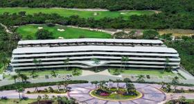 Luxury apartment one minute from the beach