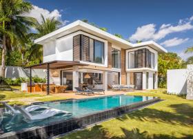 Step to surfing beach - New modern villa