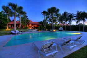 Oceanfront villa Shangri La