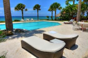 Oceanfront villa Shangri La