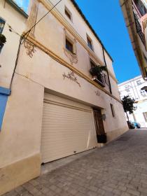 Historic building with holiday licence and good profitability