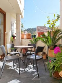 Historic building with holiday licence and good profitability