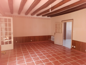 Beautiful large house with enclosed garden and terrace
