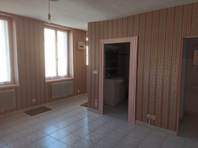 Beautiful large house with enclosed garden and terrace