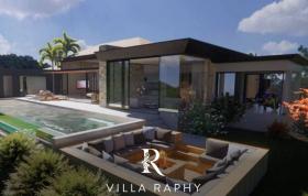 Exceptional villa with 360 views located in a secure residence