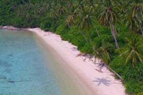 Single private villa in the heart of the World's Coral Triangle
