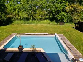 Charming Provencal-style house with swimming pool