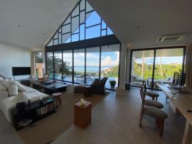 Magnificent Hollywood-style villa with exceptional sea view