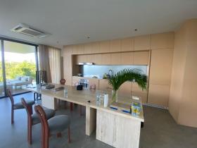 Magnificent Hollywood-style villa with exceptional sea view