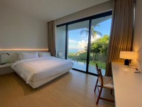 Magnificent Hollywood-style villa with exceptional sea view