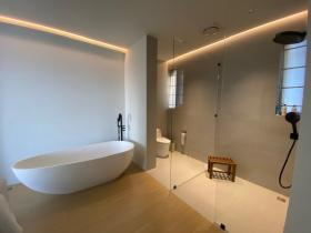 Magnificent Hollywood-style villa with exceptional sea view