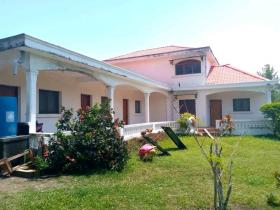 Land with house for sale located in Foulpointe