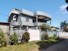 Two-story house for sale located in Tanamakoa