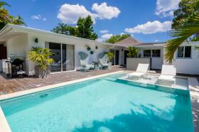 Resale of 4 bedroom villa 155 with golf view