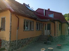 Self-sufficient farm in a peaceful village in Transylania