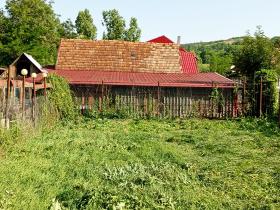 Self-sufficient farm in a peaceful village in Transylania