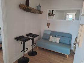 Beautiful ground floor apartment with a glimpse of the sea