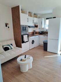 Beautiful ground floor apartment with a glimpse of the sea