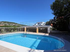 Pool House with sea view and pool - Long term rental