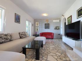 Living area 1 House with sea view and pool - Long term rental