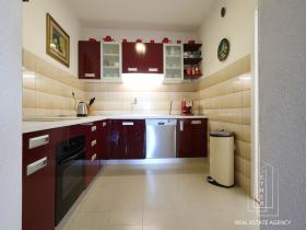 Kitchen 1 House with sea view and pool - Long term rental