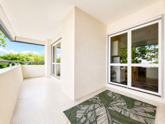 Apartment in a wooded park with secure access